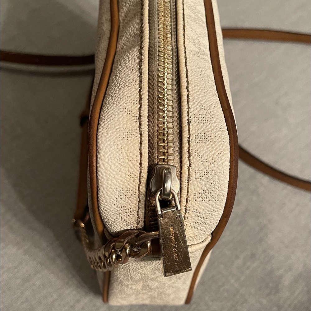 Michael Kors Jet Set Crossbody (USED/Fair) - Picture 10 of 15